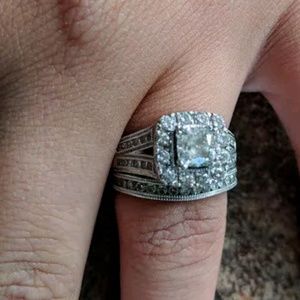 Neil Lane 2.5 carat wedding set with receipts!!